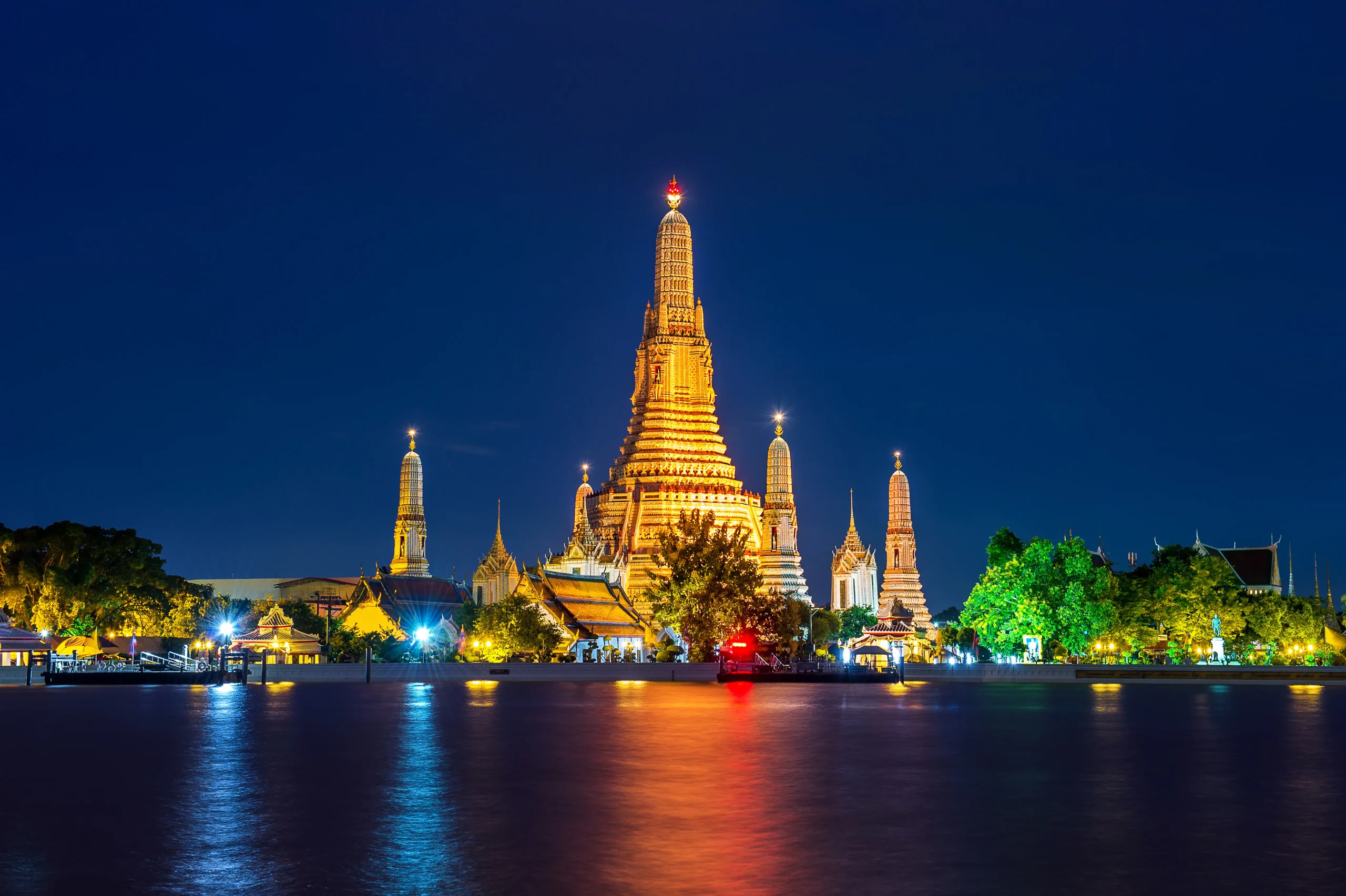 Home wat arun temple bangkok thailand